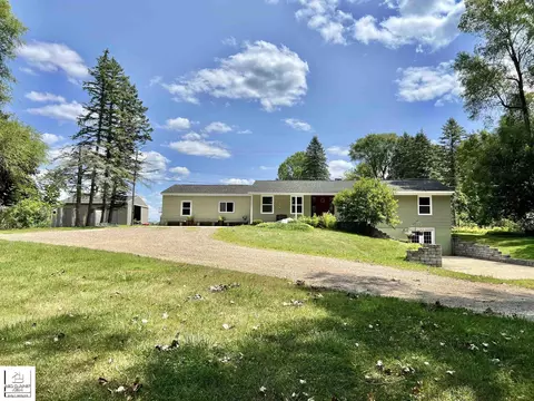 1528 Slater, Lapeer, MI 48446
