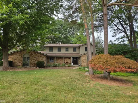 8177 Fawn Vly, Clarkston, MI 48348
