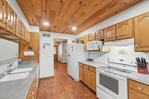 Kitchen - 5089 Golfview, Au Gres, MI 48703 photo 2 of 2