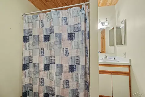 Bath - 5089 Golfview, Au Gres, MI 48703 photo 1 of 3
