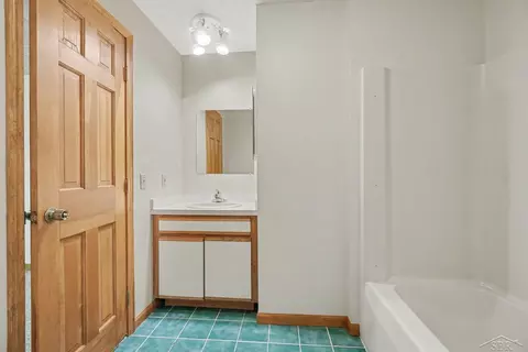 Bath - 5089 Golfview, Au Gres, MI 48703 photo 3 of 3