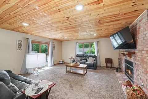 Living - 5089 Golfview, Au Gres, MI 48703 photo 2 of 2