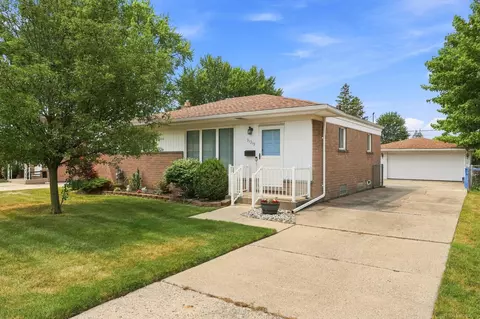 31319 Newport, Warren, MI 48088