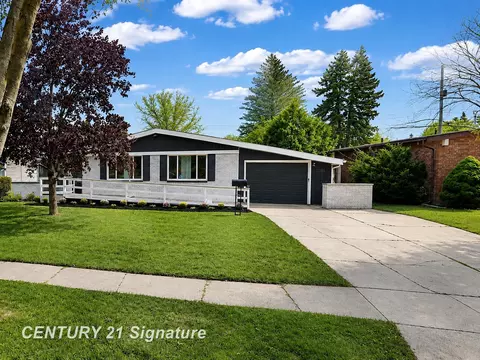 2003 Carman, Saginaw, MI 48602