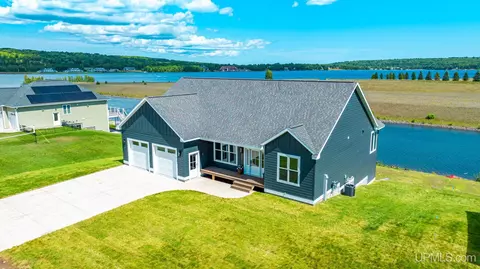 7013 Sandpiper, Houghton, MI 49931