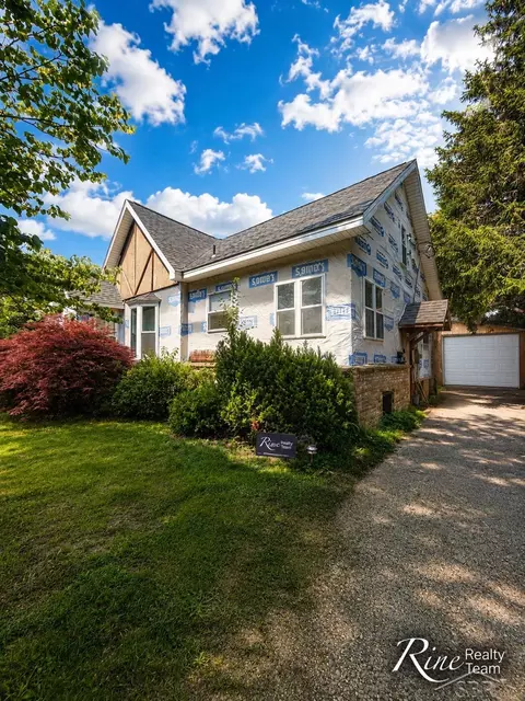 121 S Barton, New Buffalo, MI 49117