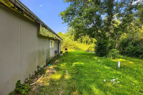 Exterior - 93 N Larry, Midland, MI 48640 photo 3 of 4
