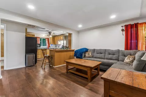 Living - 133 Murphy, Saint Clair, MI 48079 photo 1 of 1