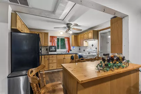 Kitchen - 133 Murphy, Saint Clair, MI 48079 photo 1 of 3