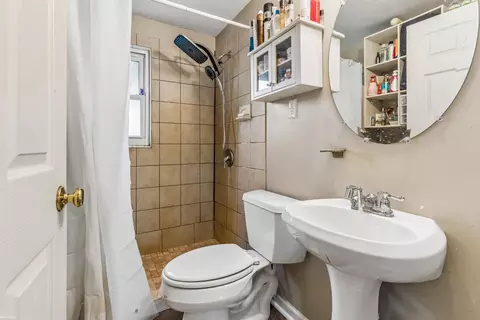 Bath - 133 Murphy, Saint Clair, MI 48079 photo 1 of 1