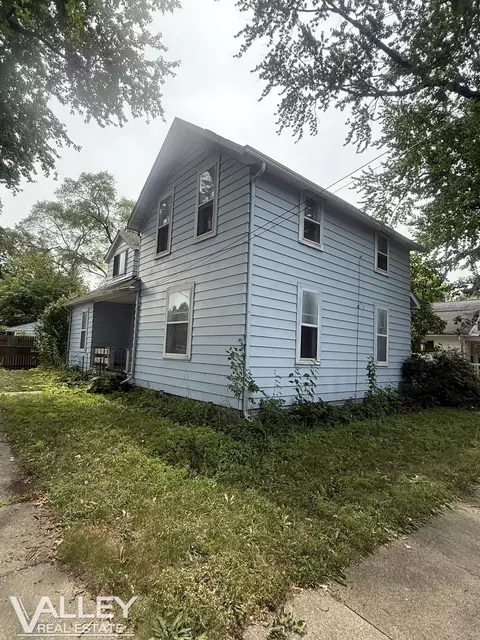 1221 Cass, Saginaw, MI 48602