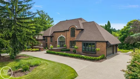 4585 Kiftsgate, Bloomfield Hills, MI 48302
