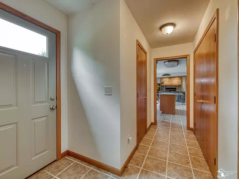 Entry Way - 225 E Dean, Temperance, MI 48182 photo 3 of 6