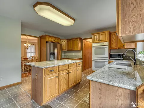 Kitchen - 225 E Dean, Temperance, MI 48182 photo 2 of 5