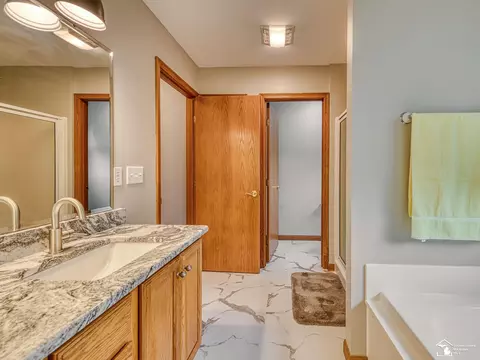 Bath - 225 E Dean, Temperance, MI 48182 photo 1 of 4