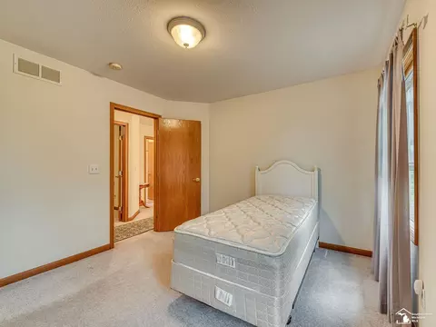 Bedroom - 225 E Dean, Temperance, MI 48182 photo 4 of 11