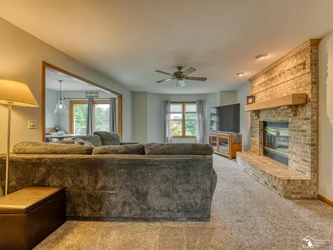 Living - 225 E Dean, Temperance, MI 48182 photo 3 of 5
