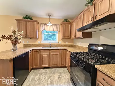 Kitchen - 843 Yorick, Wixom, MI 48393 photo 3 of 3