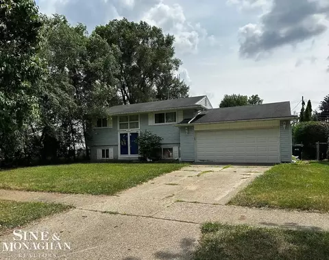 8476 Doncaster, Sterling Heights, MI 48312