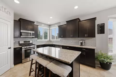 Kitchen - 55300 Azinger, Macomb, MI 48042 photo 3 of 7