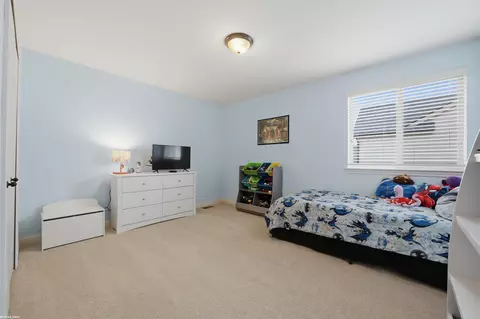 Bedroom - 55300 Azinger, Macomb, MI 48042 photo 7 of 8