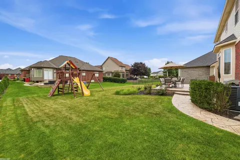 Exterior - 55300 Azinger, Macomb, MI 48042 photo 7 of 11
