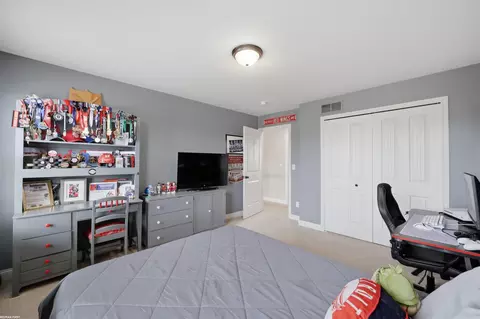 Bedroom - 55300 Azinger, Macomb, MI 48042 photo 6 of 8