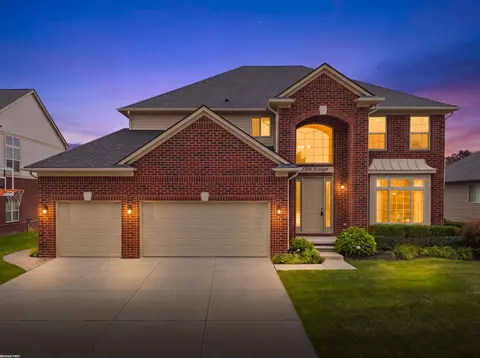 55300 Azinger, Macomb, MI 48042