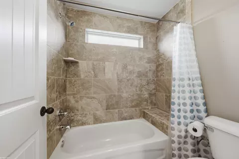 Bath - 55300 Azinger, Macomb, MI 48042 photo 6 of 7