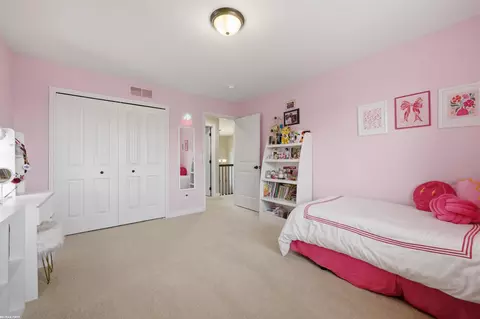 Bedroom - 55300 Azinger, Macomb, MI 48042 photo 4 of 8
