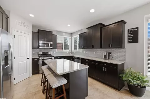 Kitchen - 55300 Azinger, Macomb, MI 48042 photo 7 of 7