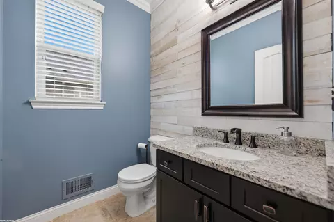 Bath - 55300 Azinger, Macomb, MI 48042 photo 1 of 7