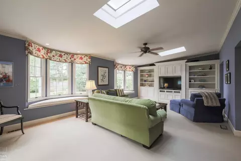 Living - 1024 Buckingham, Grosse Pointe Park, MI 48230 photo 5 of 7
