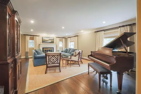Living - 1024 Buckingham, Grosse Pointe Park, MI 48230 photo 1 of 7