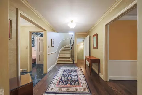 Entry Way - 1024 Buckingham, Grosse Pointe Park, MI 48230 photo 2 of 5