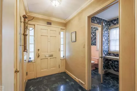 Entry Way - 1024 Buckingham, Grosse Pointe Park, MI 48230 photo 1 of 5