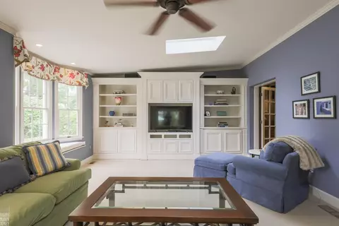 Living - 1024 Buckingham, Grosse Pointe Park, MI 48230 photo 6 of 7