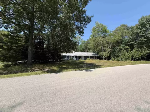 4879 Kingswood, Oscoda, MI 48750