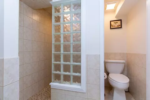 Bath - 45559 Rathmore, Macomb, MI 48044 photo 7 of 8