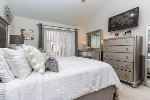 Bedroom - 45559 Rathmore, Macomb, MI 48044 photo 2 of 5
