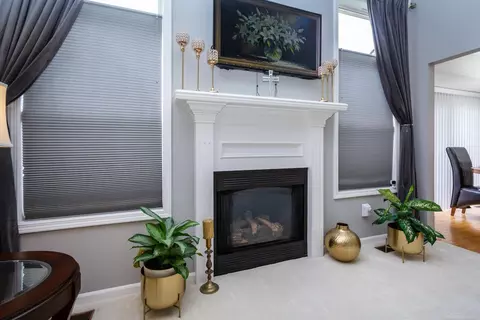 Living - 45559 Rathmore, Macomb, MI 48044 photo 5 of 6