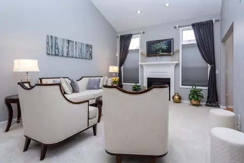 Living - 45559 Rathmore, Macomb, MI 48044 photo 1 of 6