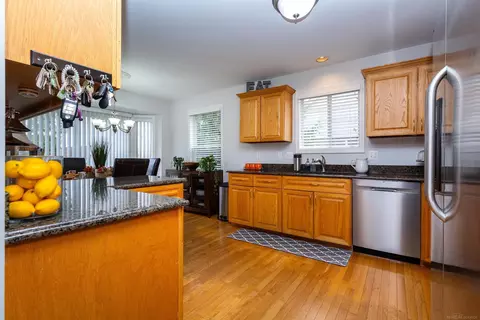 Kitchen - 45559 Rathmore, Macomb, MI 48044 photo 2 of 4