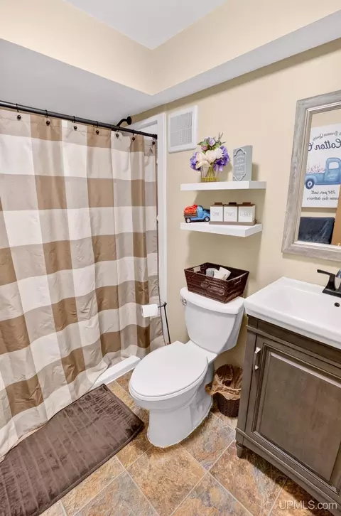 Bath - 1710 Glenwood, Ishpeming, MI 49849 photo 2 of 2