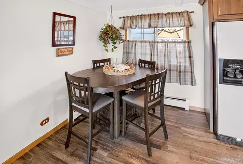 Dining - 1710 Glenwood, Ishpeming, MI 49849 photo 1 of 1