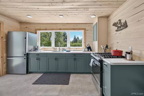 Kitchen - 9802 Us41, Mohawk, MI 49950 photo 2 of 5