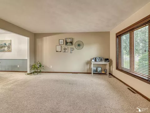 Living - 14998 Kay, Monroe, MI 48161 photo 1 of 5