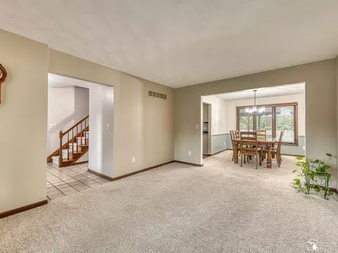 Living - 14998 Kay, Monroe, MI 48161 photo 2 of 5