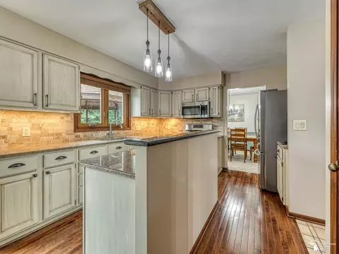 Kitchen - 14998 Kay, Monroe, MI 48161 photo 1 of 2
