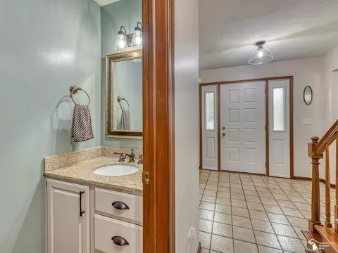Entry Way - 14998 Kay, Monroe, MI 48161 photo 2 of 4